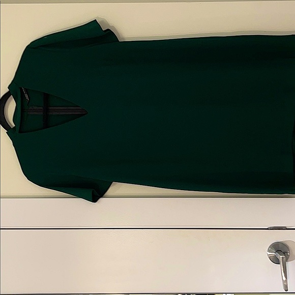 Zara v neck hunter green dress - Picture 2 of 2